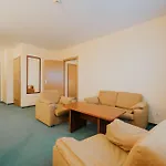 Hotel Sangate Airport 3*