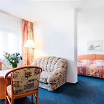 Sangate Airport Hotel 3*