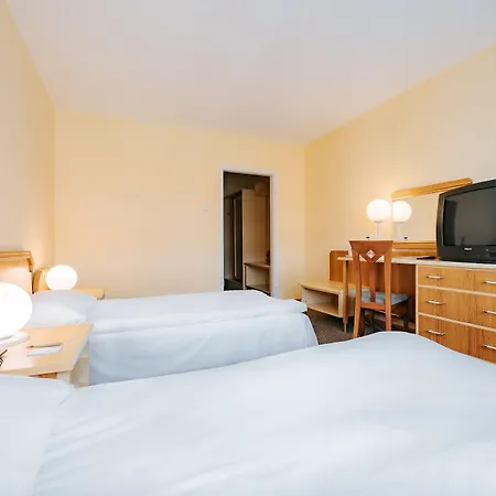 Hotel Sangate Airport