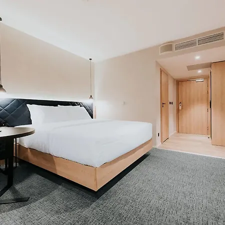 Hotel Sangate Airport 3*