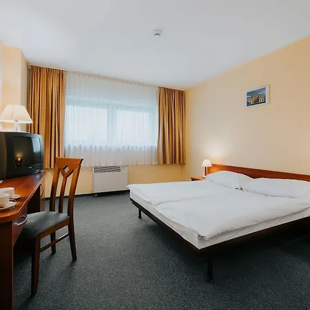 Hotel Sangate Airport