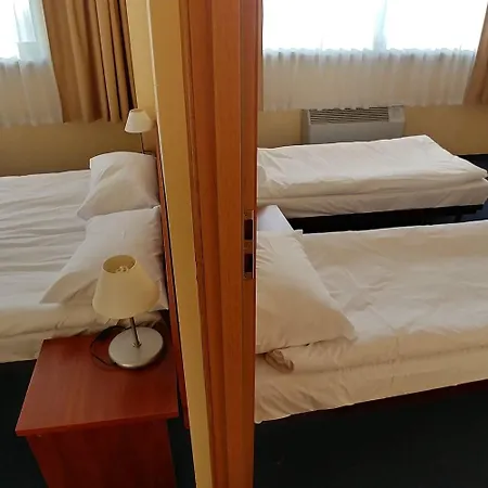Szálloda Sangate Airport Varsó