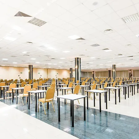 Sangate Airport Szálloda Varsó