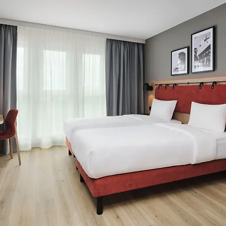 Hotel Sangate Airport 3*