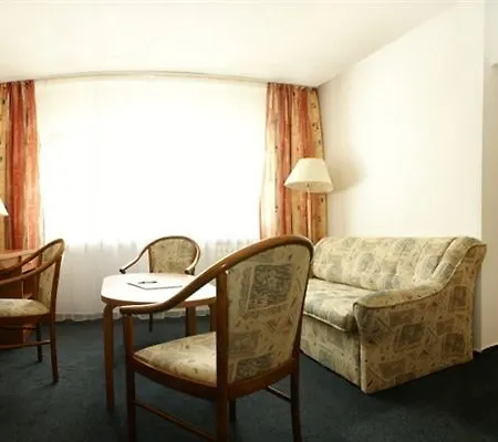 Hotel Sangate Airport 3*