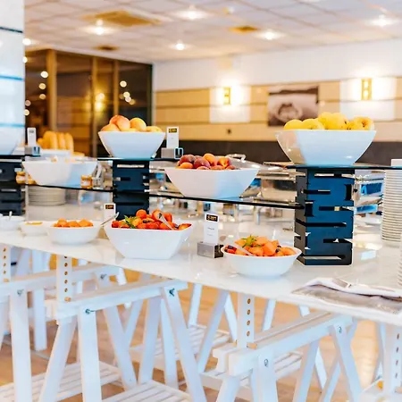 Sangate Airport Hotel 3*