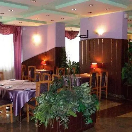 Sangate Airport Hotell 3*