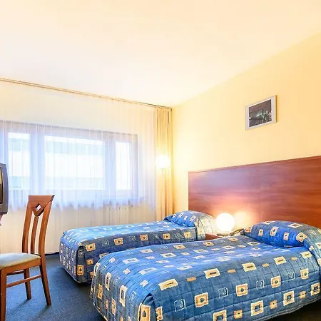Sangate Airport Varsó