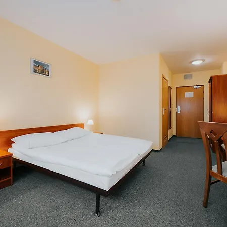 Hotel Sangate Airport